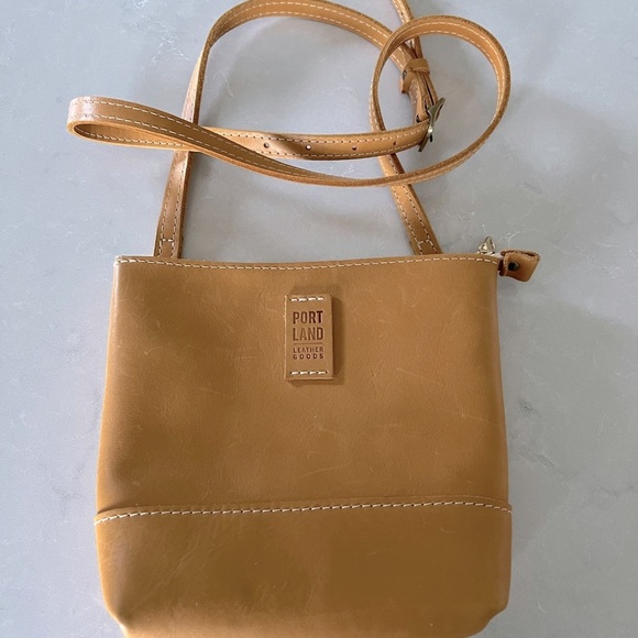 Portland Leather Festival Crossbody Bag with Adjustable Strap in Sunflower - Picture 4 of 12